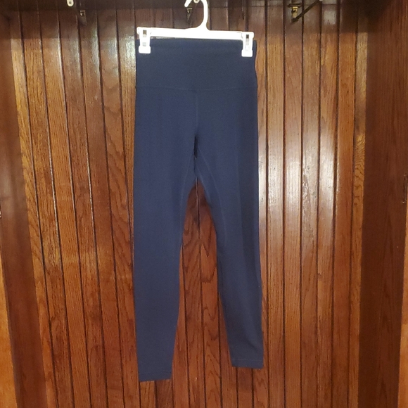 LULULEMON SIZE 6 Navy Blue Leggings - Picture 1 of 5